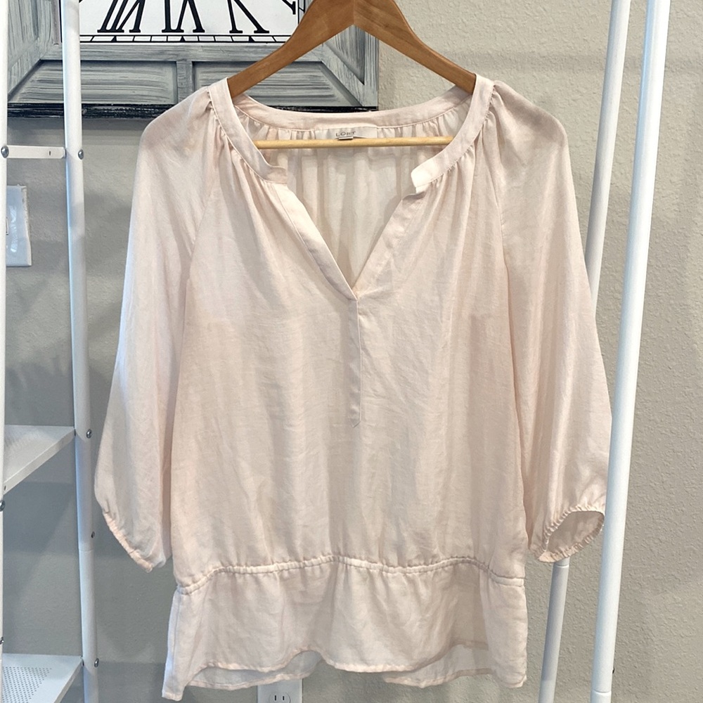 Ann Taylor loft blouse. Size small in perfect condition.